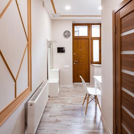 Apartment On Pekarska 15 ลวีฟ ภายนอก รูปภาพ