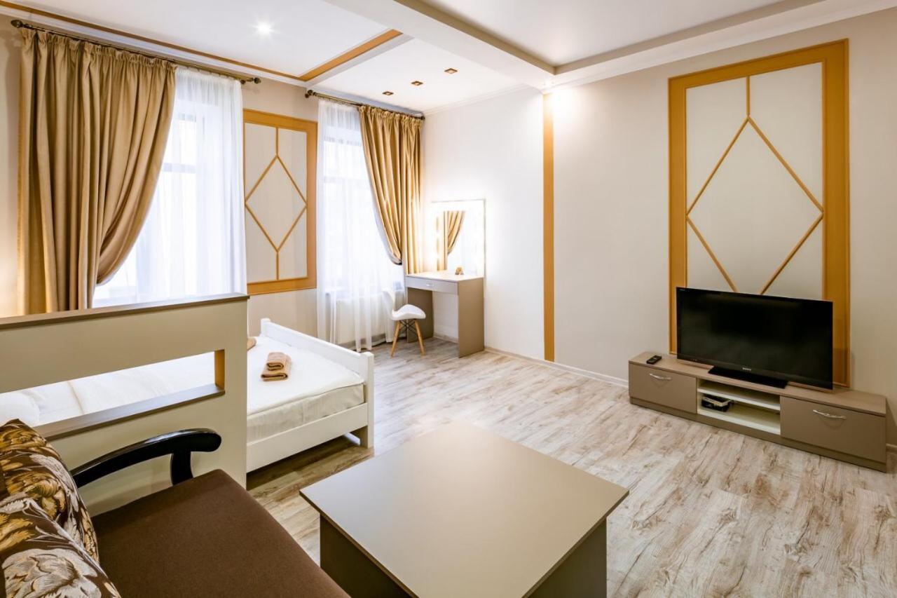 Apartment On Pekarska 15 ลวีฟ ภายนอก รูปภาพ