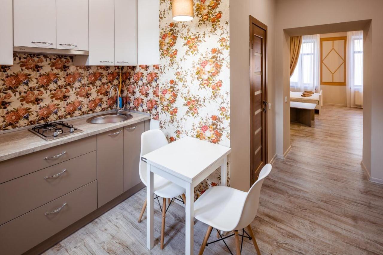 Apartment On Pekarska 15 ลวีฟ ภายนอก รูปภาพ